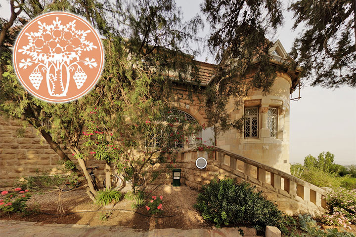 Der Sitz des DEI in Jerusalem ist eine historische Villa, umgeben von einem Garten.